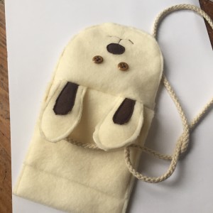 bunny purse, you can see the opening at the back where a little ones hand can transform the purse into a puppet.